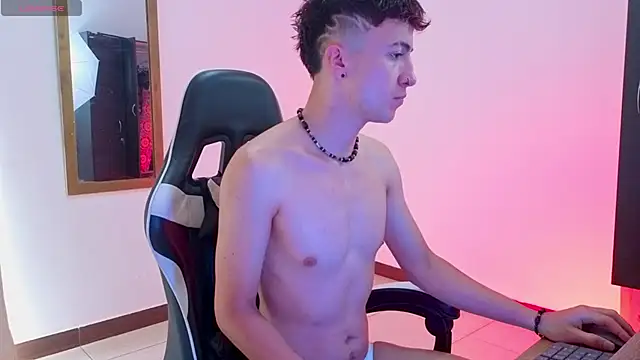 Snapshot of Mike_Benelli chatting on October 5, 12:25 pm Mike Benelli online show from October 5, 12:25 pm