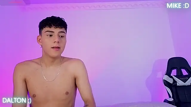 Snapshot of Mike_Benelli chatting on November 22, 9:03 pm Mike Benelli online show from November 22, 9:03 pm