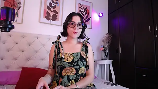 Snapshot of barbyehot chatting on November 18, 9:52 pm barbyehot online show from November 18, 9:52 pm