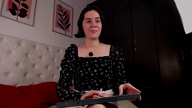 Snapshot of barbyehot chatting on August 2, 6:39 pm barbyehot online show from August 2, 6:39 pm
