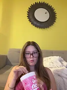 cherryrosealiee online show from April 25, 8:28 pm