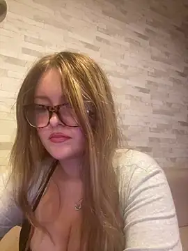 cherryrosealiee online show from July 28, 2:13 pm
