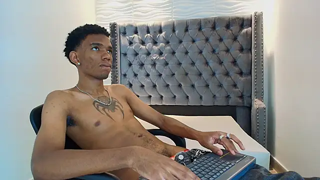 nero reyd online show from June 12, 7:13 pm