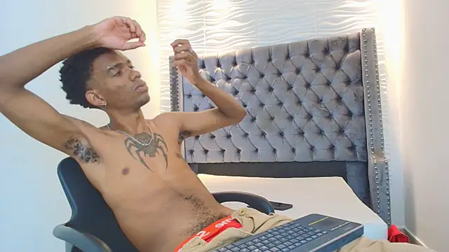 Snapshot of nero_reyd chatting on July 16, 7:20 pm nero reyd online show from July 16, 7:20 pm