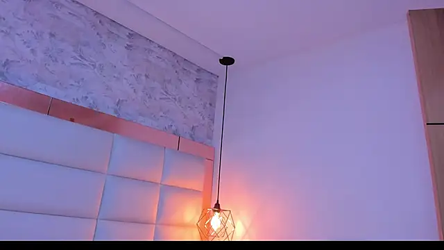 Snapshot of Salome_Smitth_1 chatting on April 16, 8:31 pm Salome Smitth 1 online show from April 16, 8:31 pm