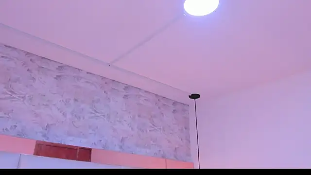 Snapshot of Salome_Smitth_1 chatting on April 17, 9:18 pm Salome Smitth 1 online show from April 17, 9:18 pm