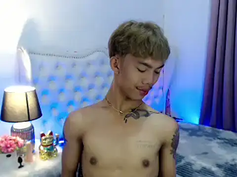 Snapshot of jersthebigfuckerxxx chatting on October 7, 7:44 pm jersthebigfuckerxxx online show from October 7, 7:44 pm