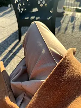 Snapshot of maialexte chatting on December 14, 2:11 pm maialexte online show from December 14, 2:11 pm