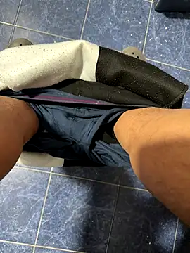 Snapshot of maialexte chatting on December 15, 4:39 am maialexte online show from December 15, 4:39 am