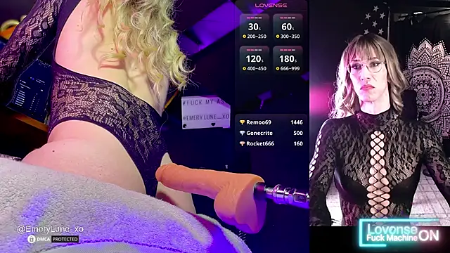 Snapshot of EmeryLune_xo chatting on December 4, 5:06 am EmeryLune xo online show from December 4, 5:06 am