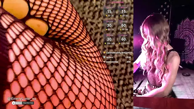 Snapshot of EmeryLune_xo chatting on December 5, 5:27 am EmeryLune xo online show from December 5, 5:27 am