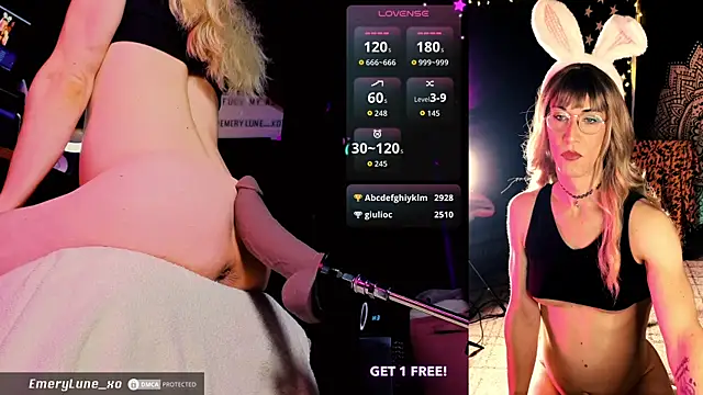 Snapshot of EmeryLune_xo chatting on April 5, 4:31 am EmeryLune xo online show from April 5, 4:31 am