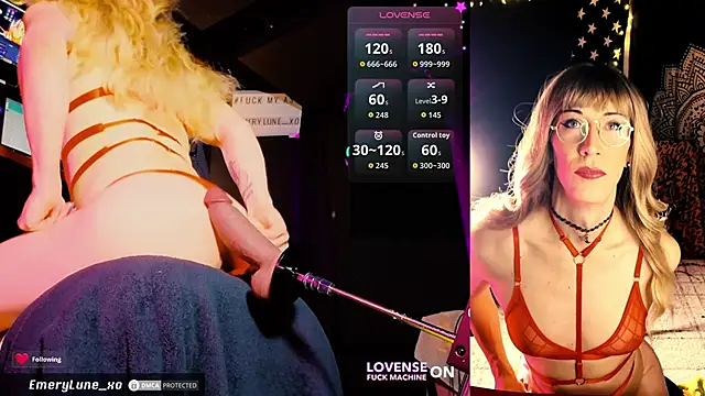 Snapshot of EmeryLune_xo chatting on April 8, 5:40 am EmeryLune xo online show from April 8, 5:40 am