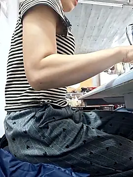 Snapshot of irina_hana chatting on November 11, 6:46 am irina hana online show from November 11, 6:46 am