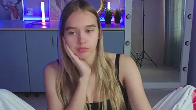 Snapshot of Vel1ka chatting on September 9, 9:31 am Vel1ka online show from September 9, 9:31 am