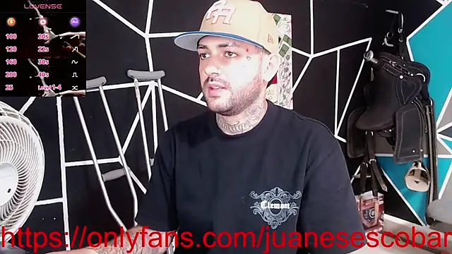 Snapshot of nicolastorres99 chatting on October 3, 6:27 pm nicolastorres99 online show from October 3, 6:27 pm