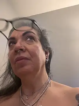 dieseldame1313 online show from January 28, 8:14 am