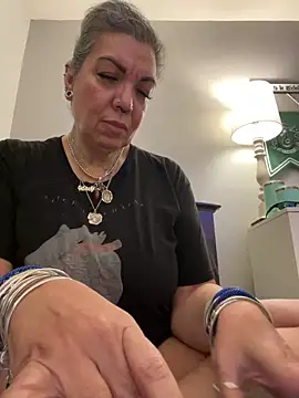 dieseldame1313 online show from March 22, 1:11 am