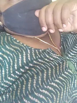 Snapshot of Tamilreethu chatting on November 9, 10:46 am Tamilreethu online show from November 9, 10:46 am