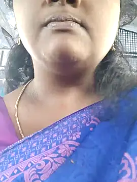 Snapshot of Tamilreethu chatting on November 18, 7:24 am Tamilreethu online show from November 18, 7:24 am