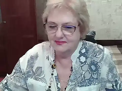 Snapshot of Renata62011 chatting on July 15, 12:43 pm Renata62011 online show from July 15, 12:43 pm