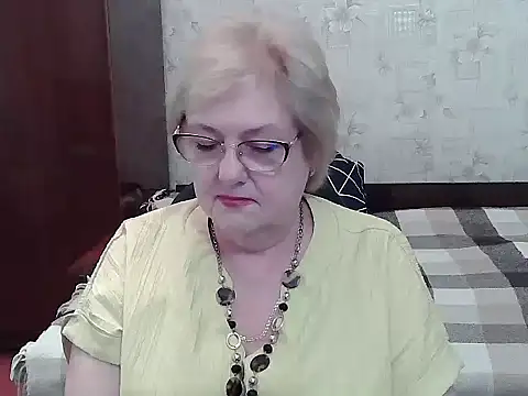Snapshot of Renata62011 chatting on July 20, 12:40 pm Renata62011 online show from July 20, 12:40 pm