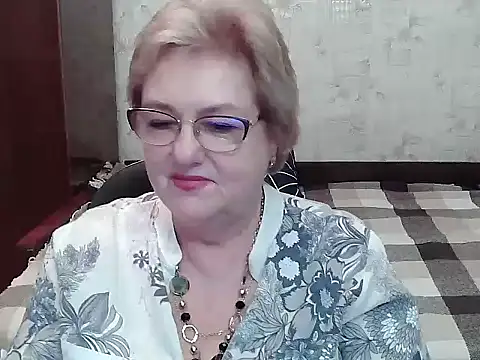 Snapshot of Renata62011 chatting on July 28, 6:20 pm Renata62011 online show from July 28, 6:20 pm