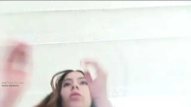 Snapshot of Aishelyng chatting on November 18, 1:44 am Aishelyng online show from November 18, 1:44 am