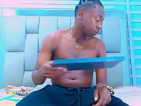 Snapshot of Black_Fire10 chatting on December 17, 9:10 pm Black Fire10 online show from December 17, 9:10 pm