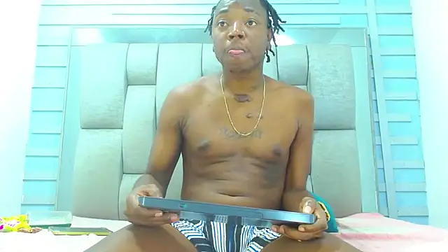 Snapshot of Black_Fire10 chatting on March 10, 7:41 pm Black Fire10 online show from March 10, 7:41 pm