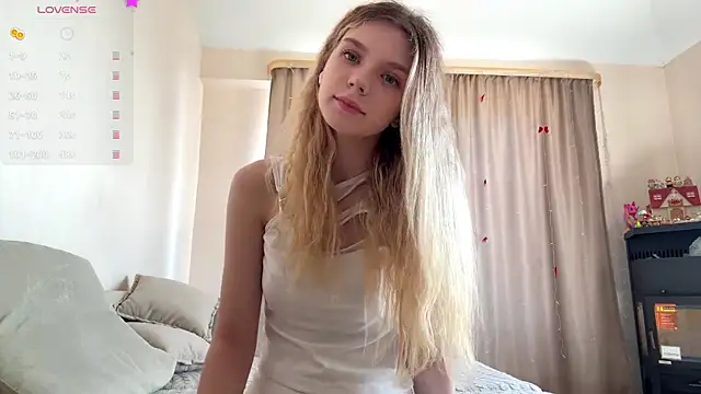 FruityXo online show from July 17, 11:39 am