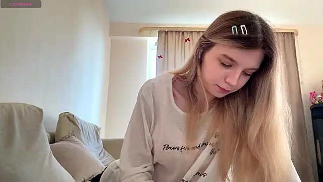 FruityXo online show from July 31, 1:21 pm