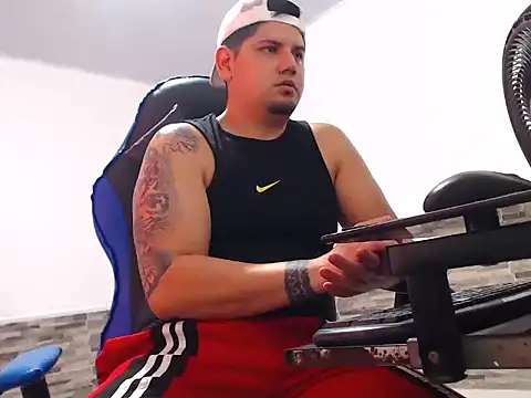 Snapshot of mister_cum1999 chatting on March 7, 5:10 pm mister cum1999 online show from March 7, 5:10 pm