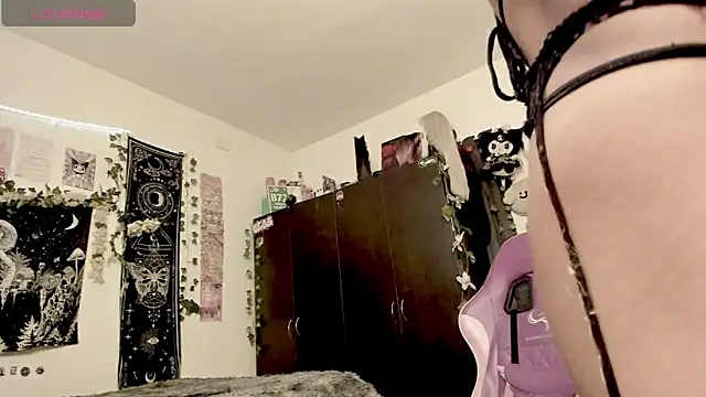 Snapshot of GothKitten666 chatting on May 31, 9:38 pm GothKitten666 online show from May 31, 9:38 pm