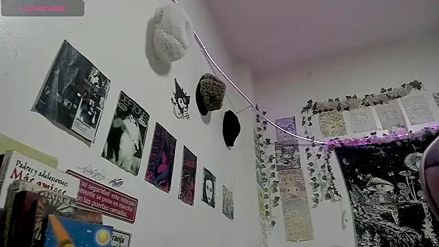 GothKitten666 online show from June 19, 2:49 am