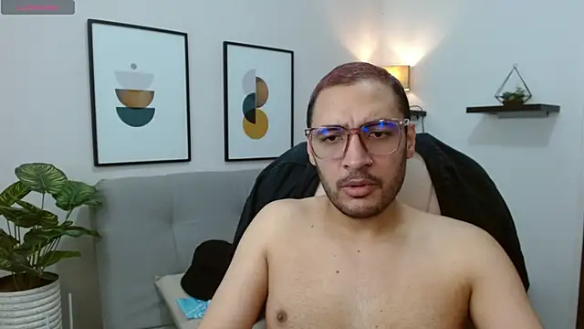   Damian    online show from October 12, 11:04 pm