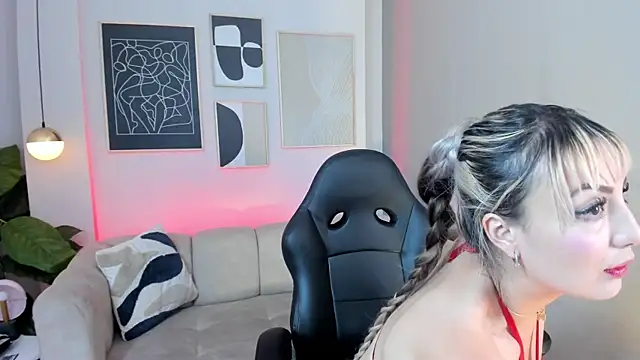 marie bass online show from February 10, 1:04 pm