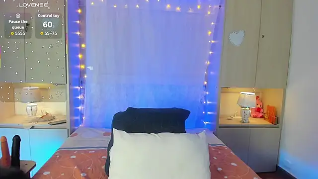 Snapshot of LilyWhitney chatting on November 8, 4:12 am LilyWhitney online show from November 8, 4:12 am