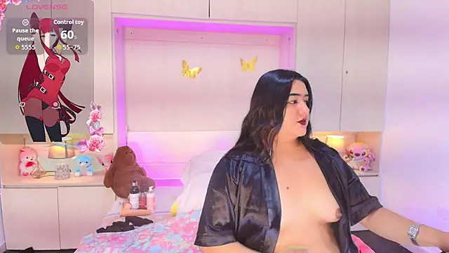 LilyWhitney online show from July 8, 4:06 am