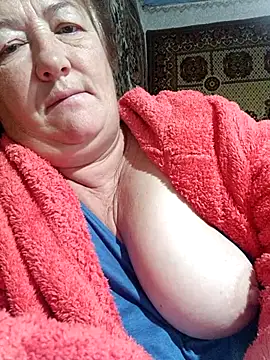 Snapshot of NikaLove49011 chatting on November 13, 5:28 am NikaLove49011 online show from November 13, 5:28 am