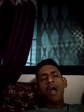 Snapshot of yung_cplz chatting on November 27, 9:50 pm yung cplz online show from November 27, 9:50 pm