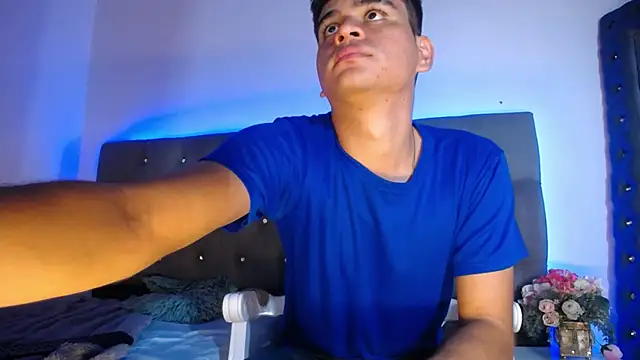 Snapshot of Charlie_Cock_ chatting on November 6, 5:19 am Charlie Cock online show from November 6, 5:19 am