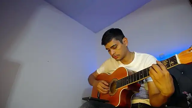 Snapshot of Charlie_Cock_ chatting on November 15, 4:21 am Charlie Cock online show from November 15, 4:21 am