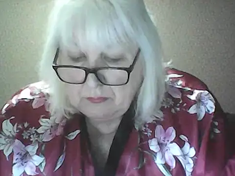 Alexia64231 online show from April 14, 2:56 pm
