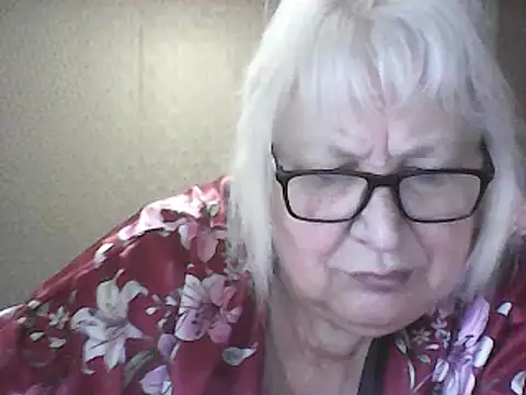 Alexia64231 online show from April 15, 3:02 am