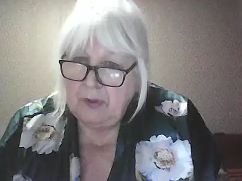 Alexia64231 online show from April 22, 3:02 pm