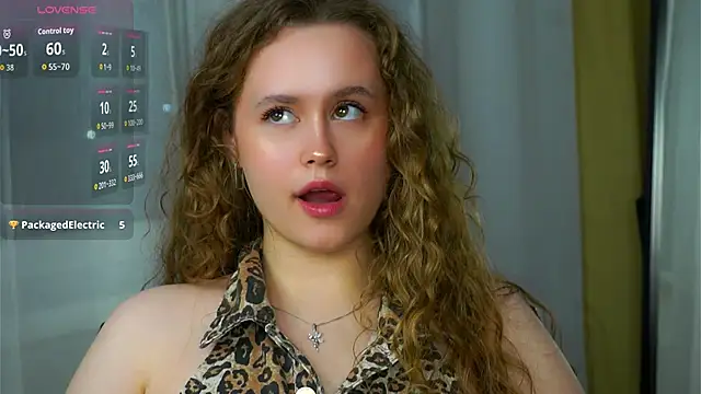 Snapshot of SusannaScholler chatting on October 8, 6:27 pm SusannaScholler online show from October 8, 6:27 pm