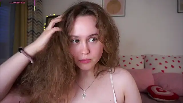 Snapshot of SusannaScholler chatting on June 17, 12:02 am SusannaScholler online show from June 17, 12:02 am