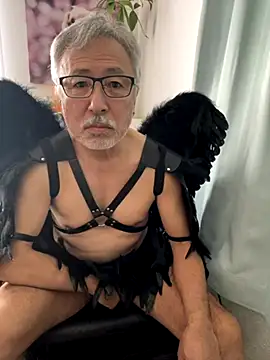 Snapshot of gholly2007 chatting on November 1, 6:04 am gholly2007 online show from November 1, 6:04 am