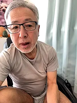 Snapshot of gholly2007 chatting on November 7, 1:16 am gholly2007 online show from November 7, 1:16 am